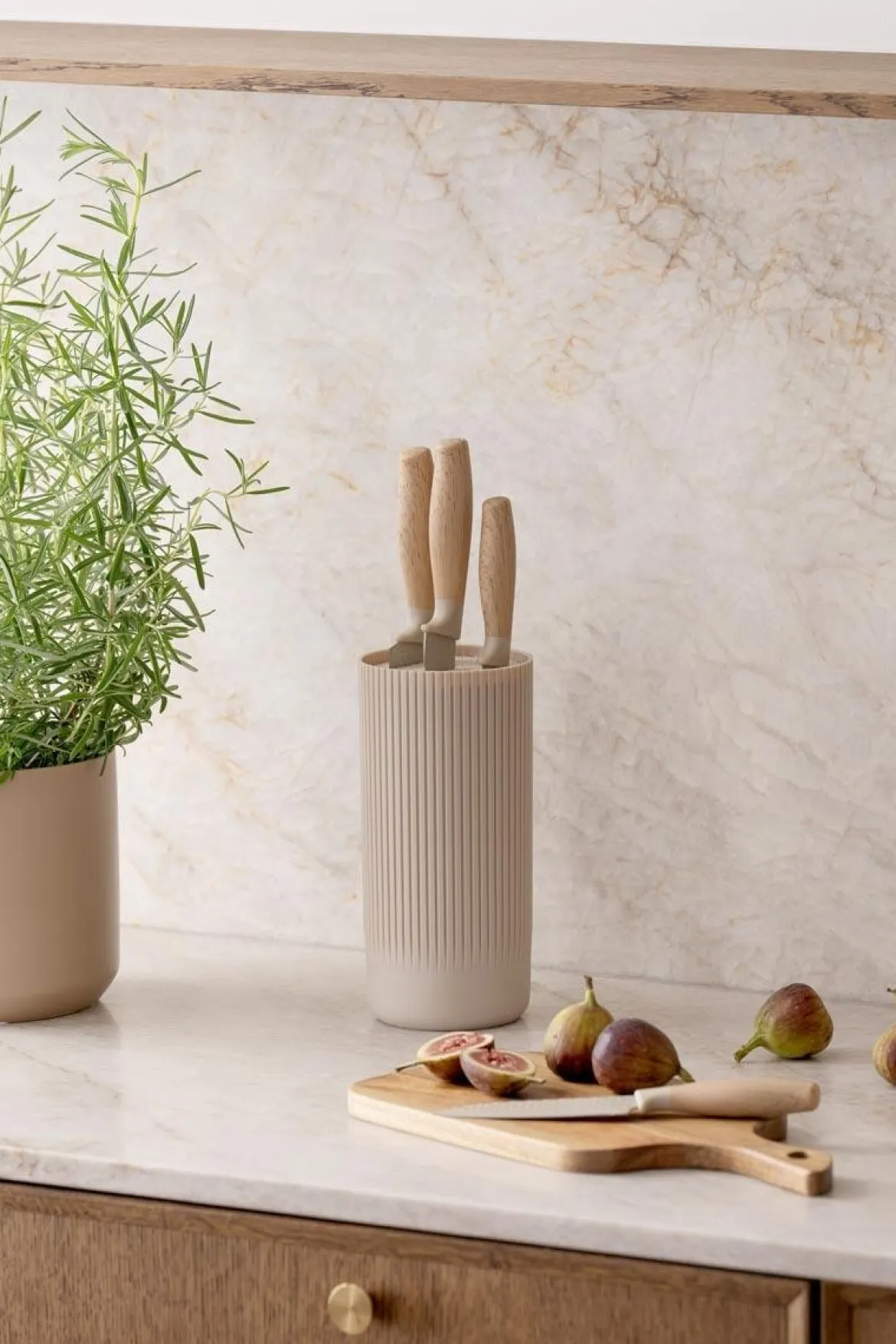 Knivsett Scandi beige