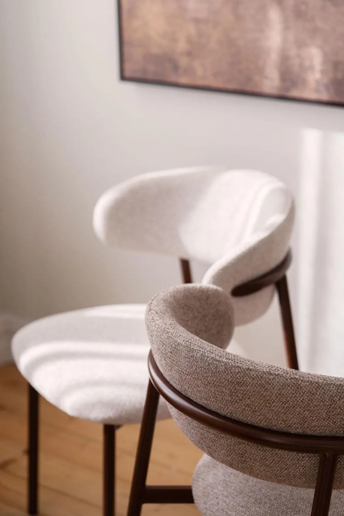 Spisestol Hannah mørk beige